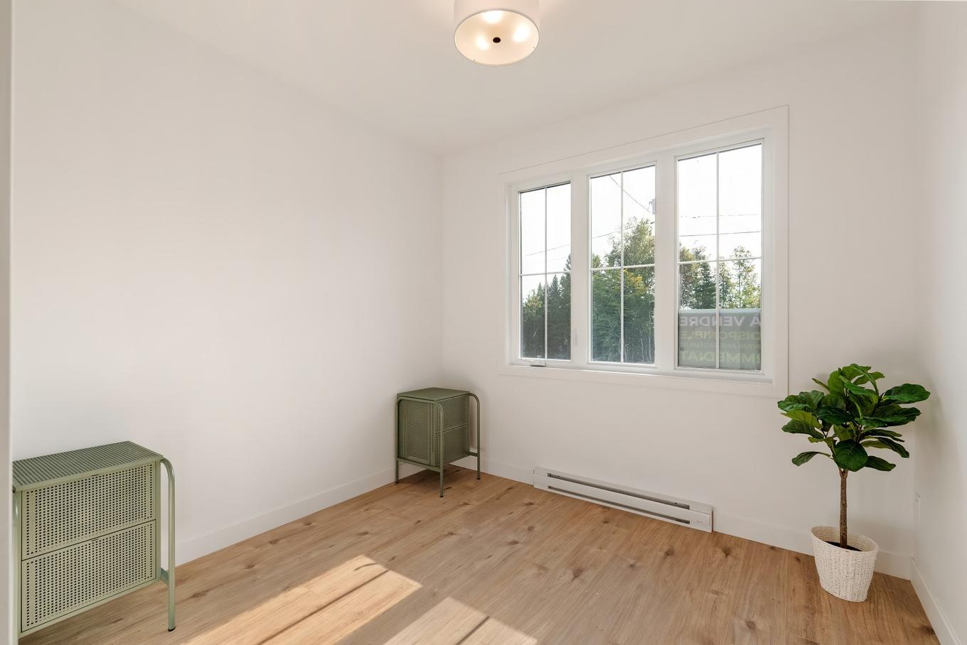 Chambre à coucher principale - Rue Des Érables, Val-Alain, QC - Indoor Photo Showing Other Room