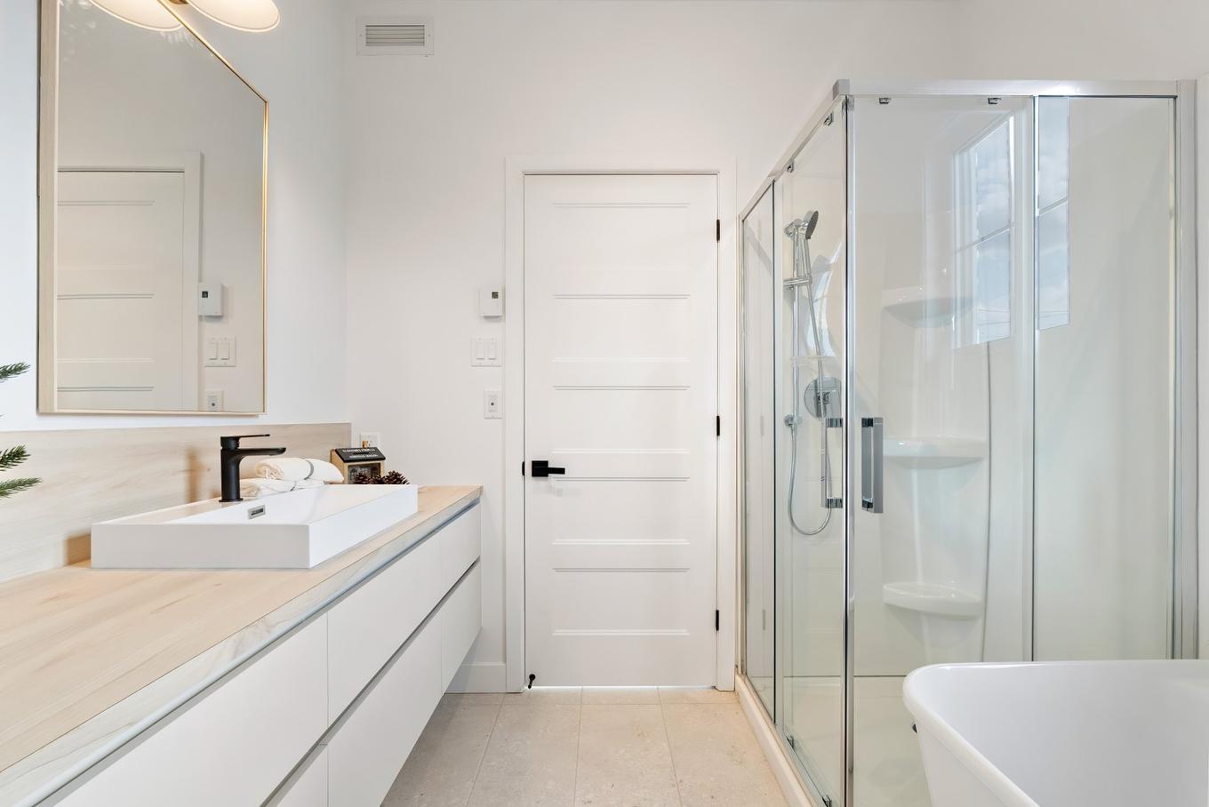 Salle de bains - Rue Des Érables, Val-Alain, QC - Indoor Photo Showing Bathroom