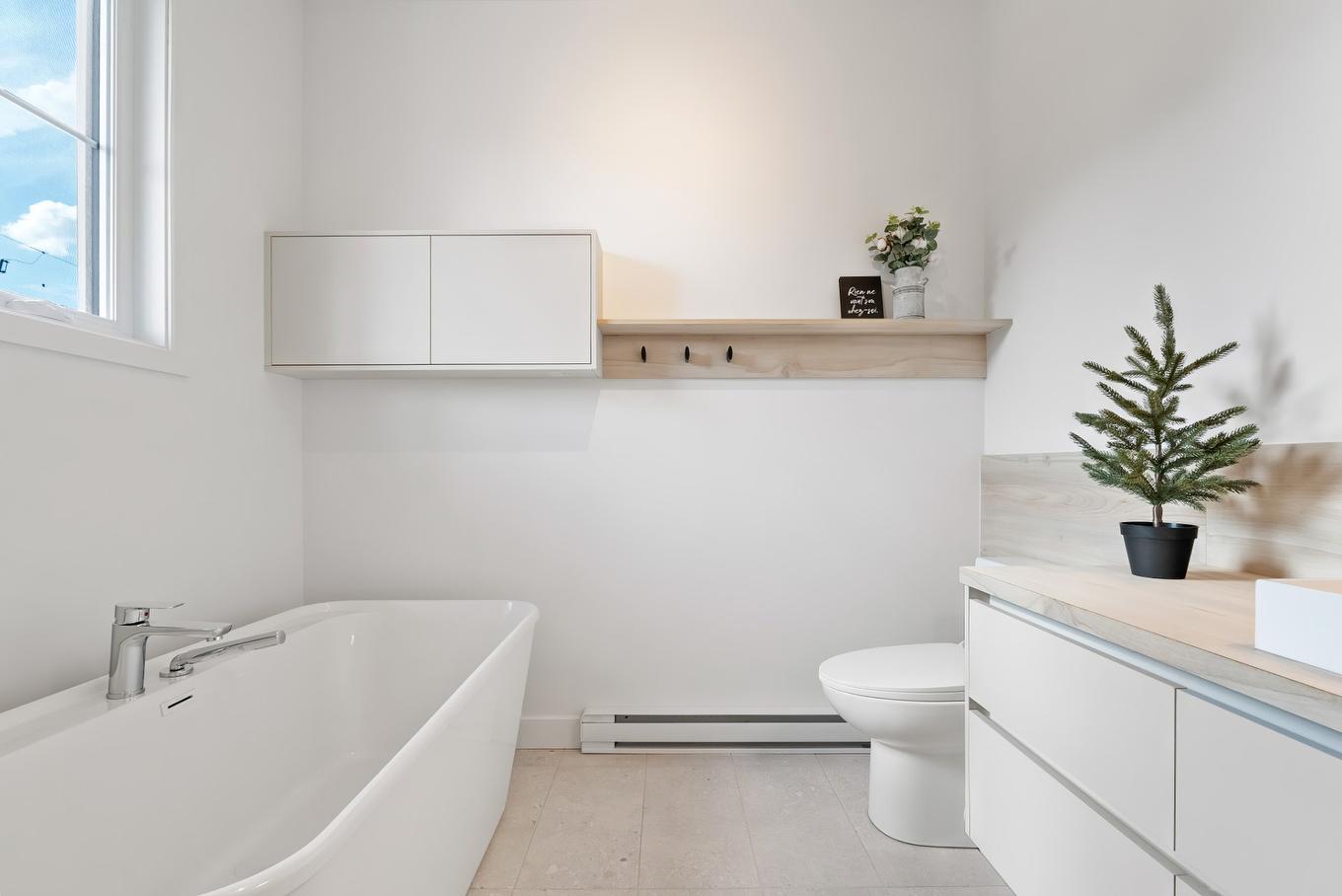 Salle de bains - Rue Des Érables, Val-Alain, QC - Indoor Photo Showing Bathroom