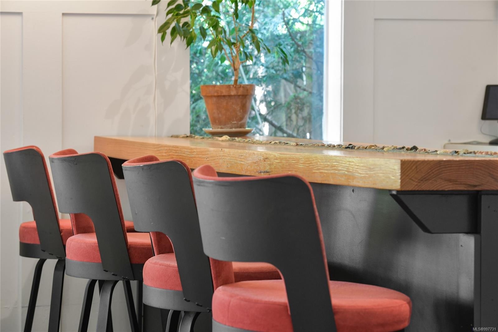 454 Village Bay Rd, Mayne Island, BC