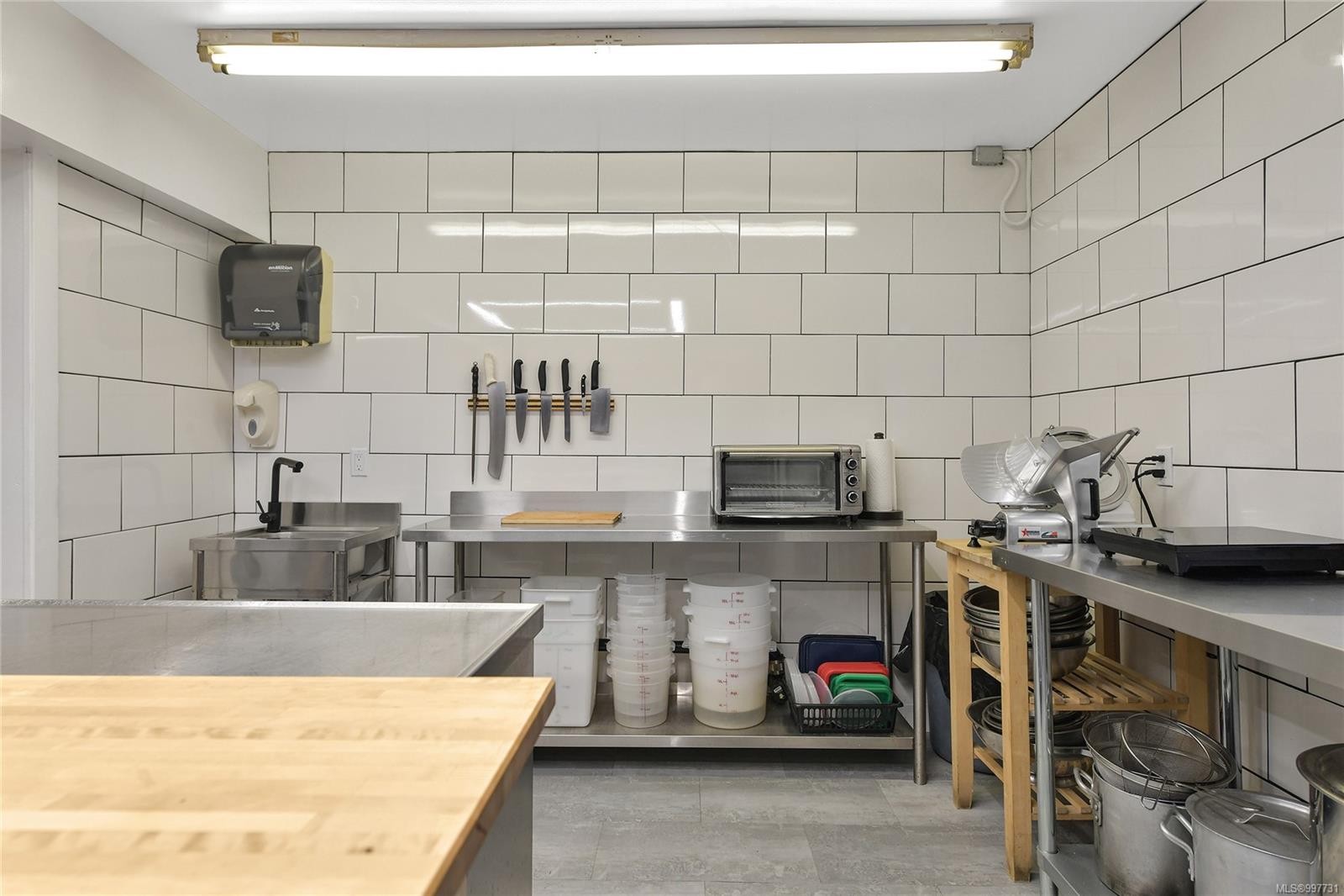 454 Village Bay Rd, Mayne Island, BC