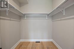 Walk-in Closet -