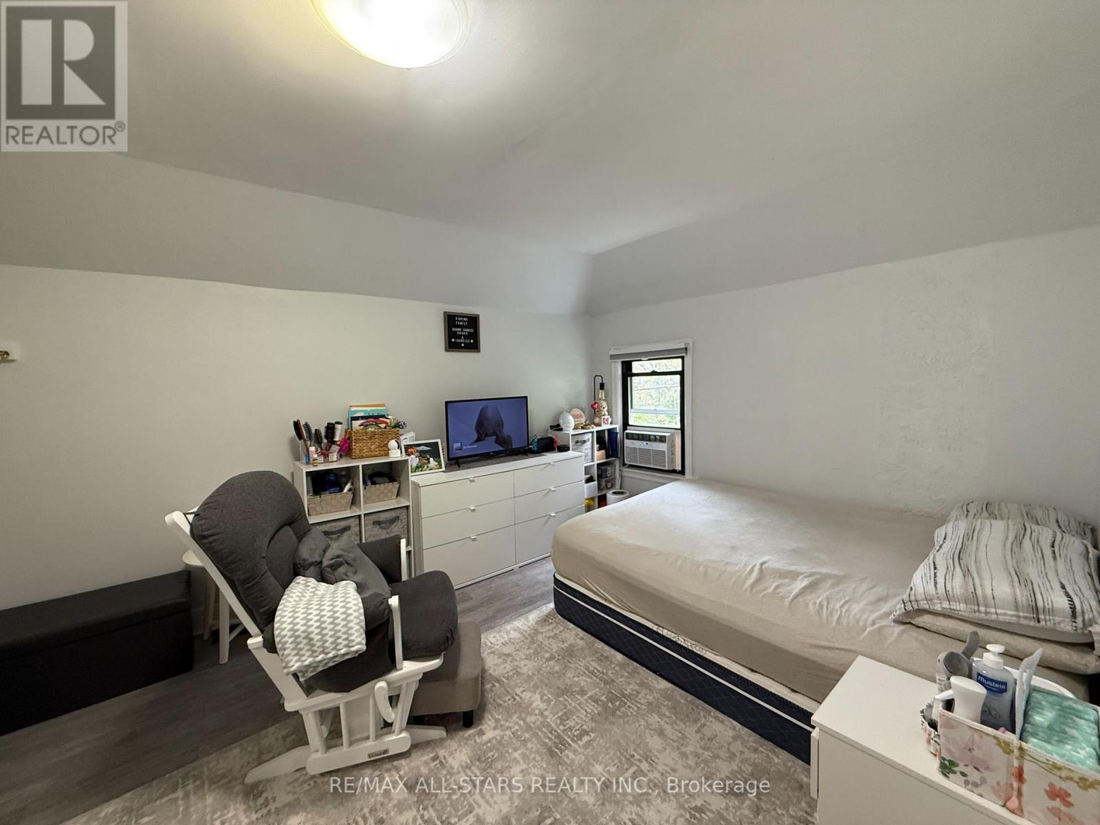 47 Douglas Avenue, Hamilton, ON - Indoor Photo Showing Bedroom