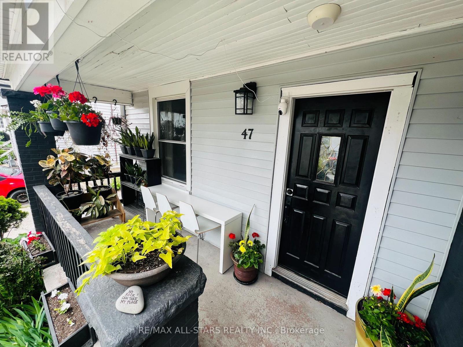 47 Douglas Avenue, Hamilton, ON - Outdoor With Exterior