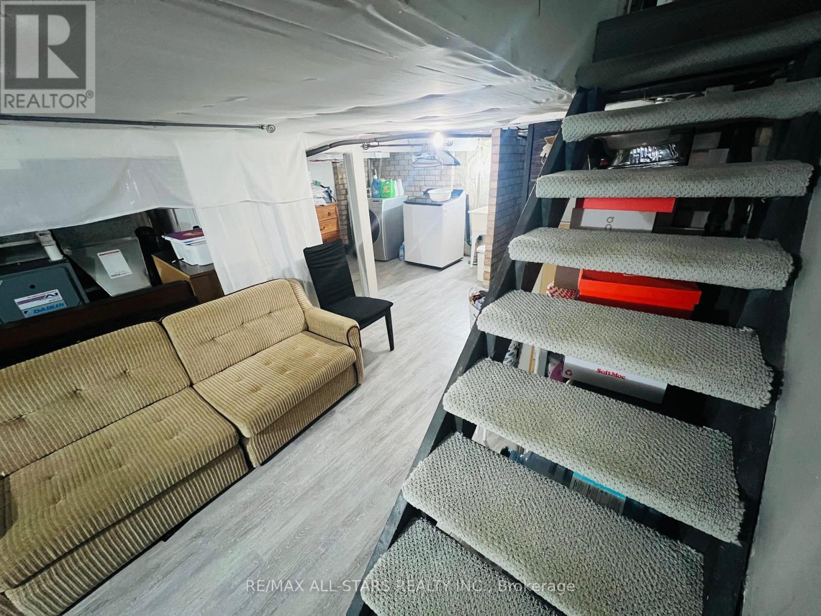 47 Douglas Avenue, Hamilton, ON - Indoor