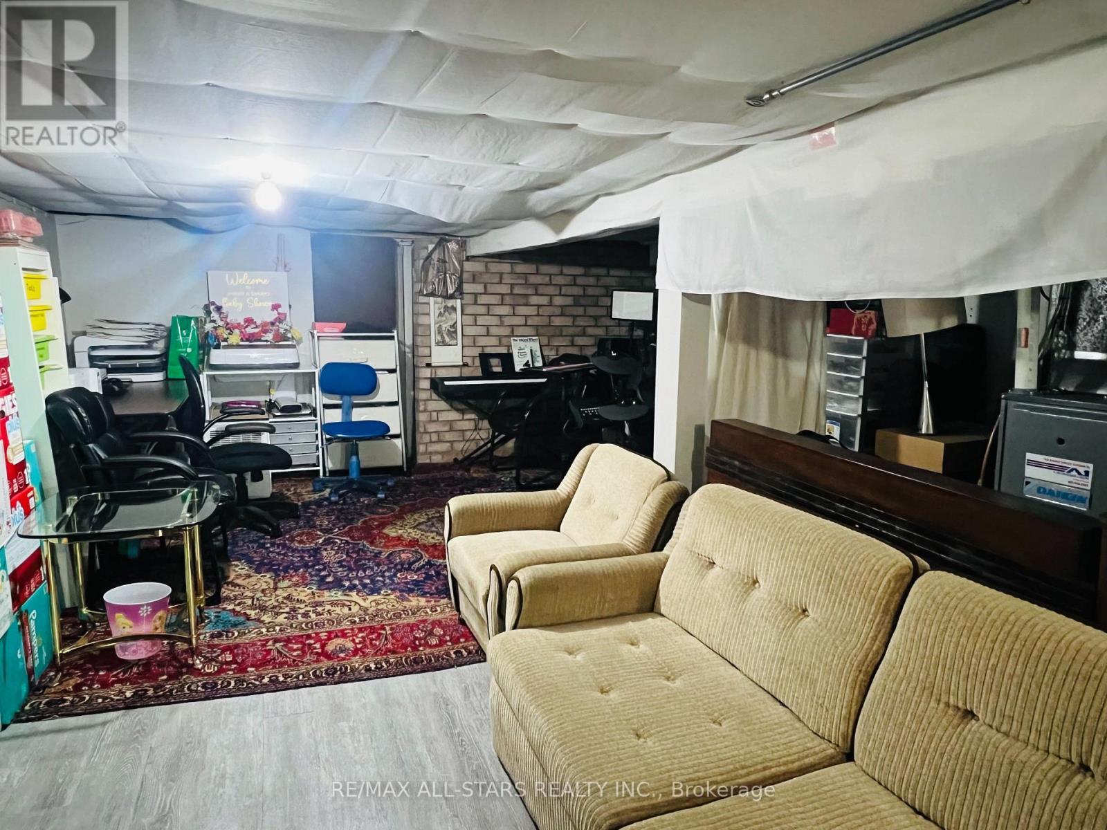 47 Douglas Avenue, Hamilton, ON - Indoor