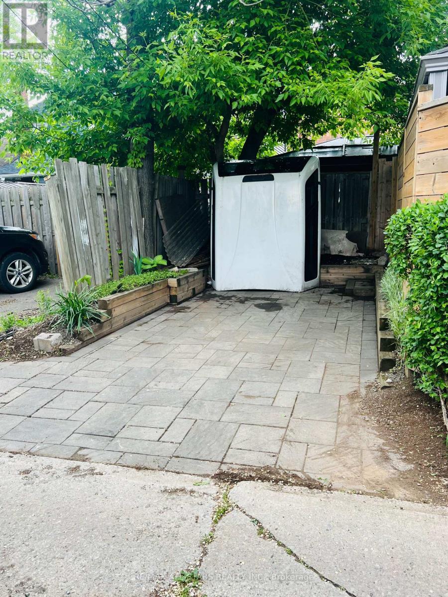 47 Douglas Avenue, Hamilton, ON - Outdoor