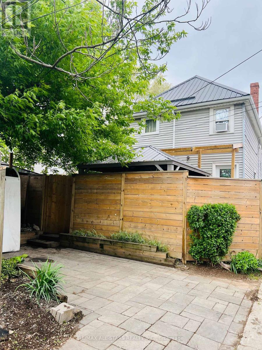 47 Douglas Avenue, Hamilton, ON - Outdoor