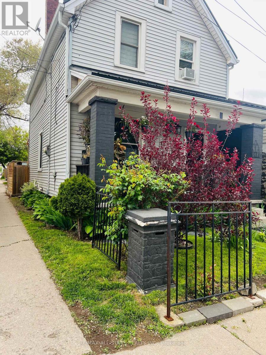 47 Douglas Avenue, Hamilton, ON - Outdoor