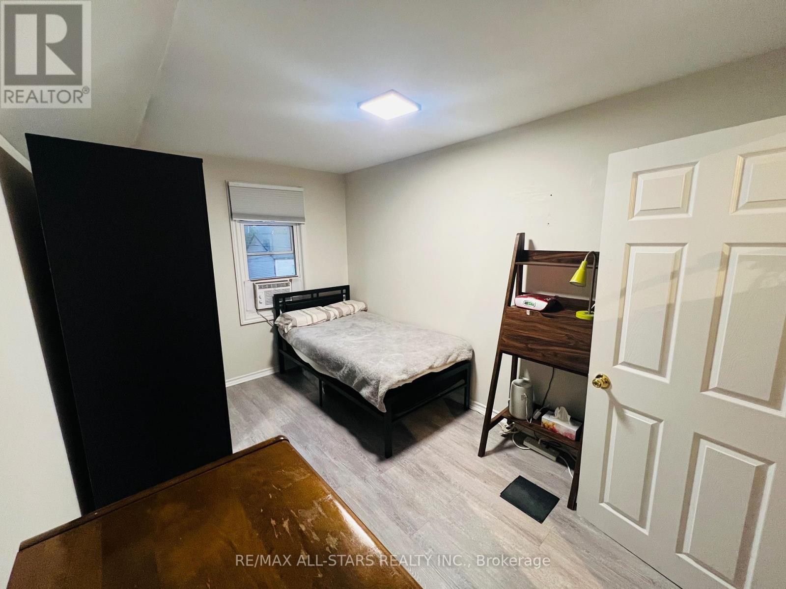 47 Douglas Avenue, Hamilton, ON - Indoor