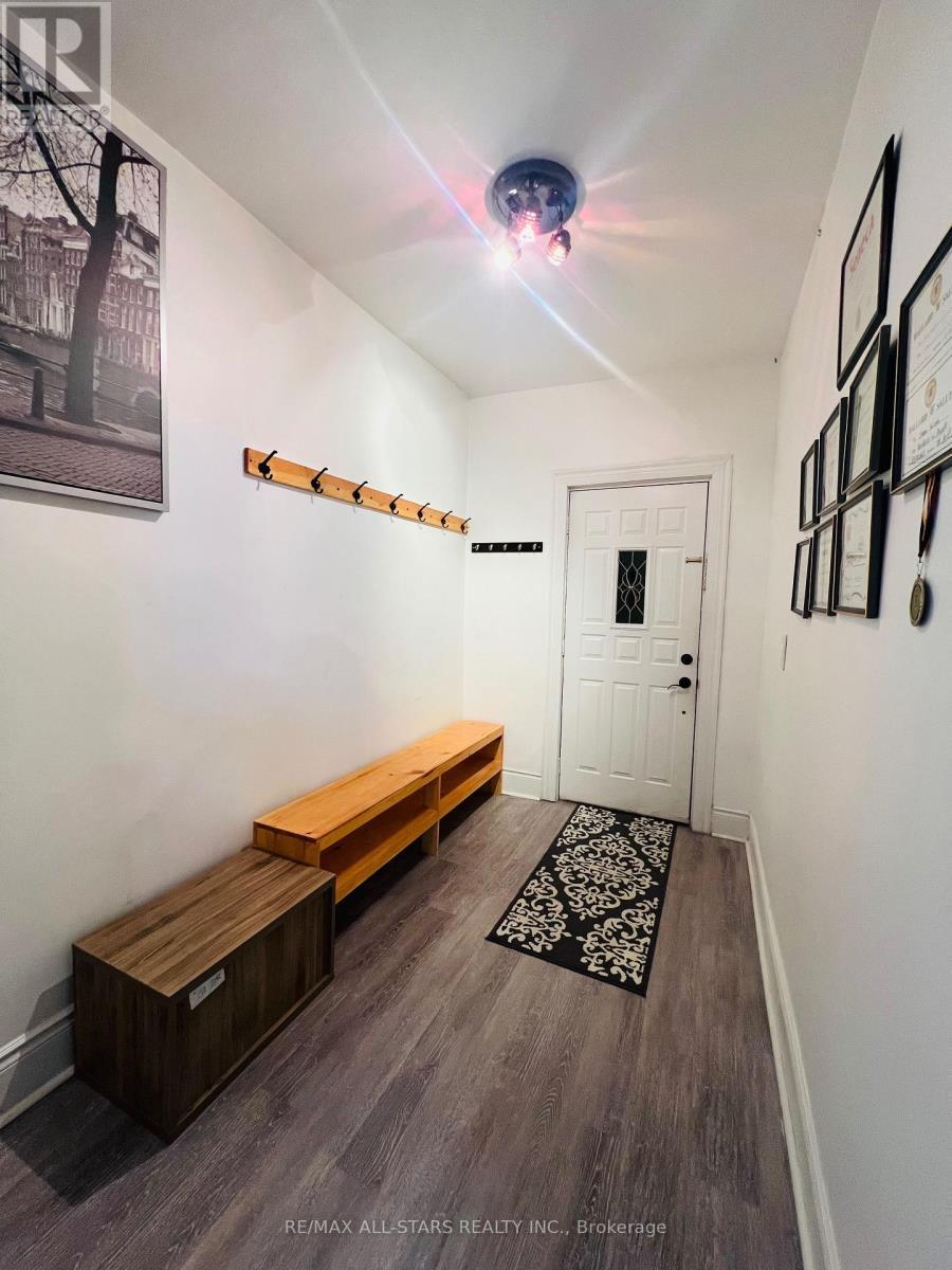 47 Douglas Avenue, Hamilton, ON - Indoor Photo Showing Other Room