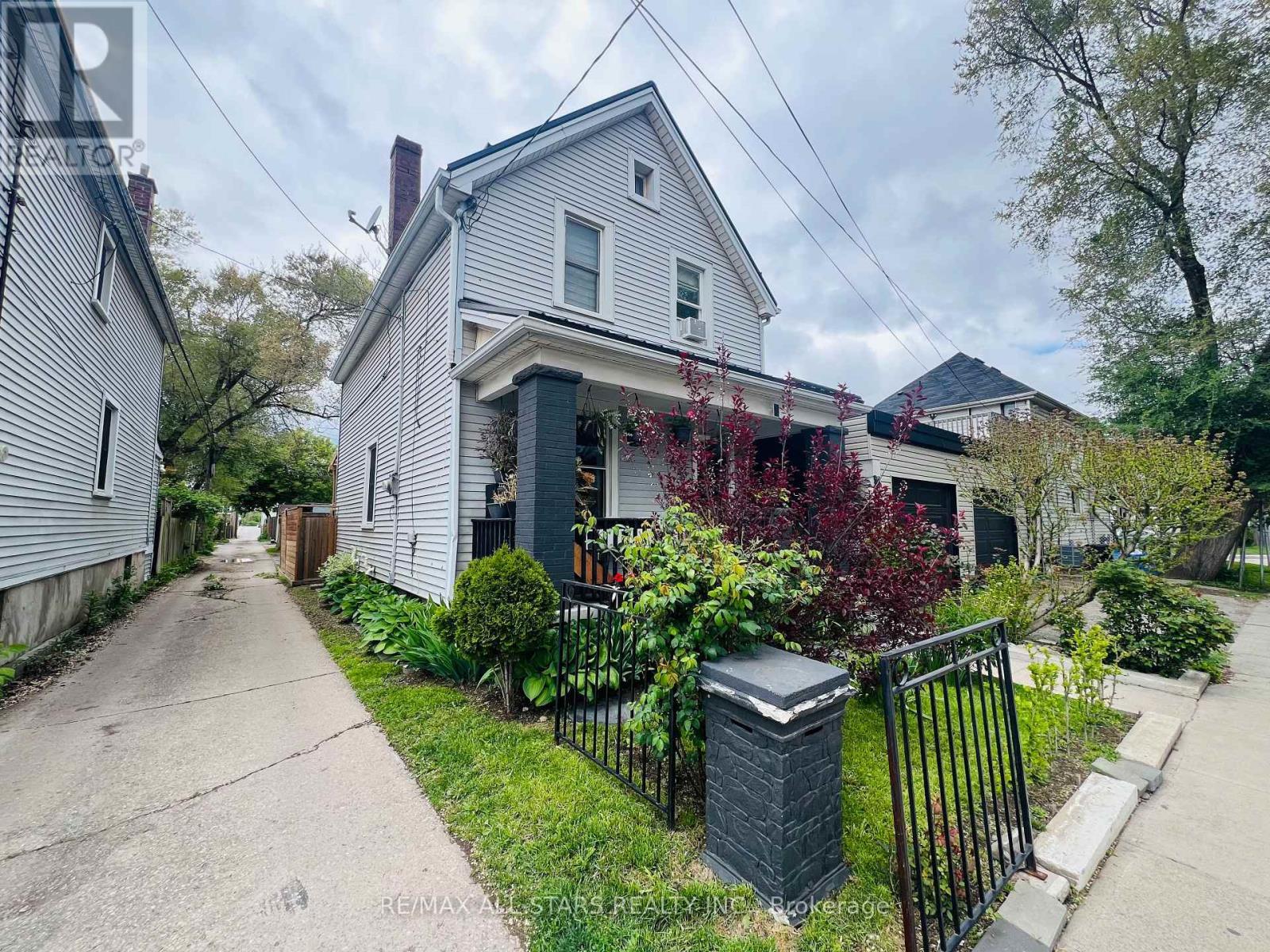 47 Douglas Avenue, Hamilton, ON - Outdoor