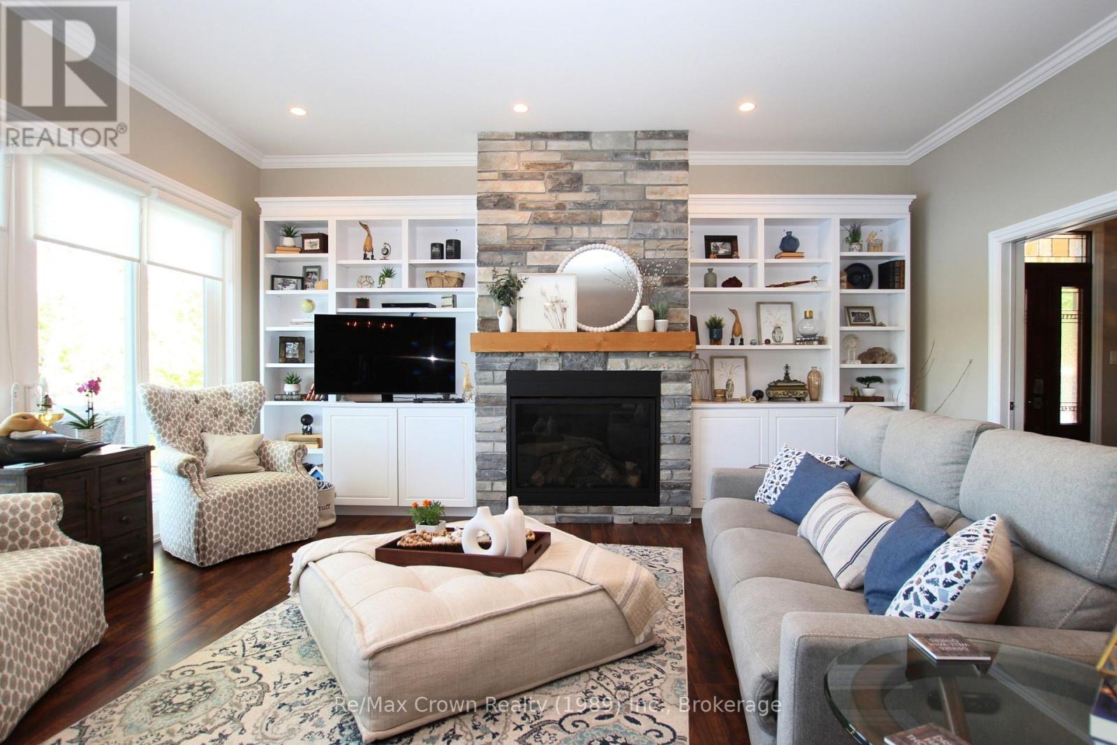 7313 Highway 534 Highway, Parry Sound Remote Area (Restoule), ON - Indoor Photo Showing Living Room With Fireplace