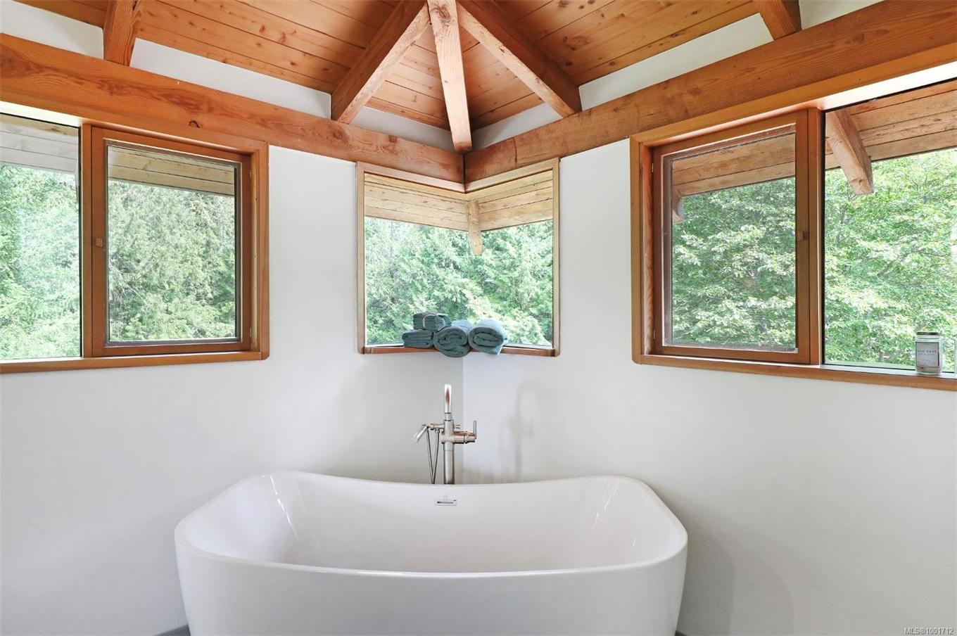 7161 Komas Rd, Denman Island, BC