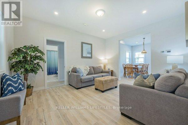 6 Addison Street, Bayham (Port Burwell), ON - Indoor Photo Showing Living Room