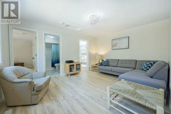 6 Addison Street, Bayham (Port Burwell), ON - Indoor Photo Showing Living Room