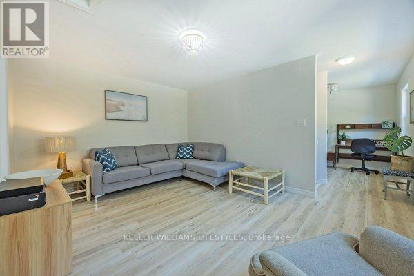 6 Addison Street, Bayham (Port Burwell), ON - Indoor Photo Showing Living Room