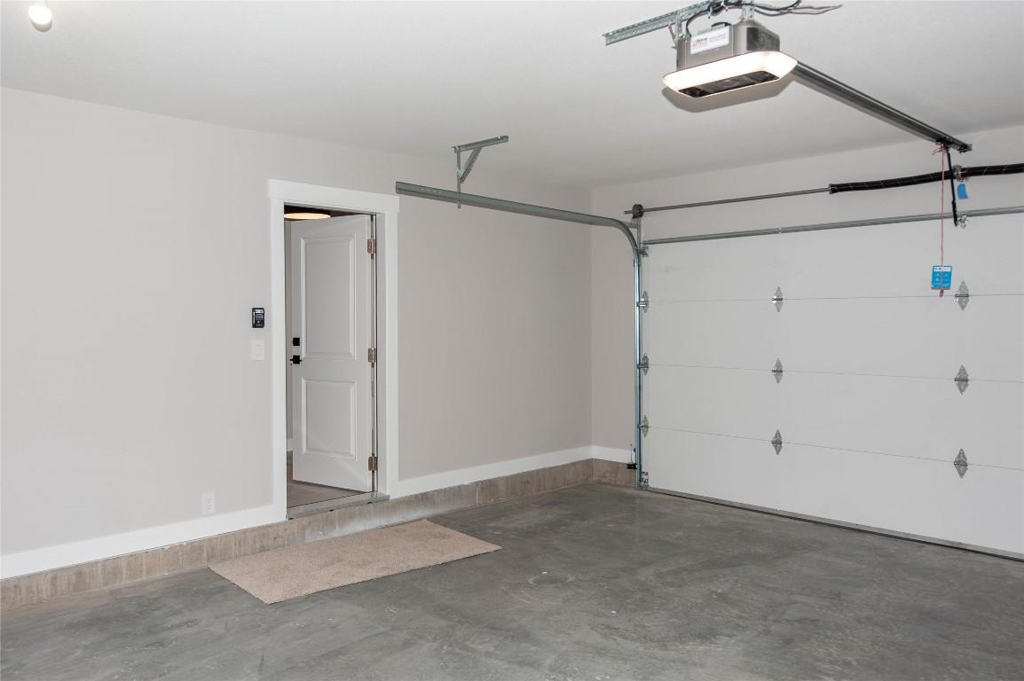 431 Poplar Drive, Logan Lake, BC - Indoor Photo Showing Garage