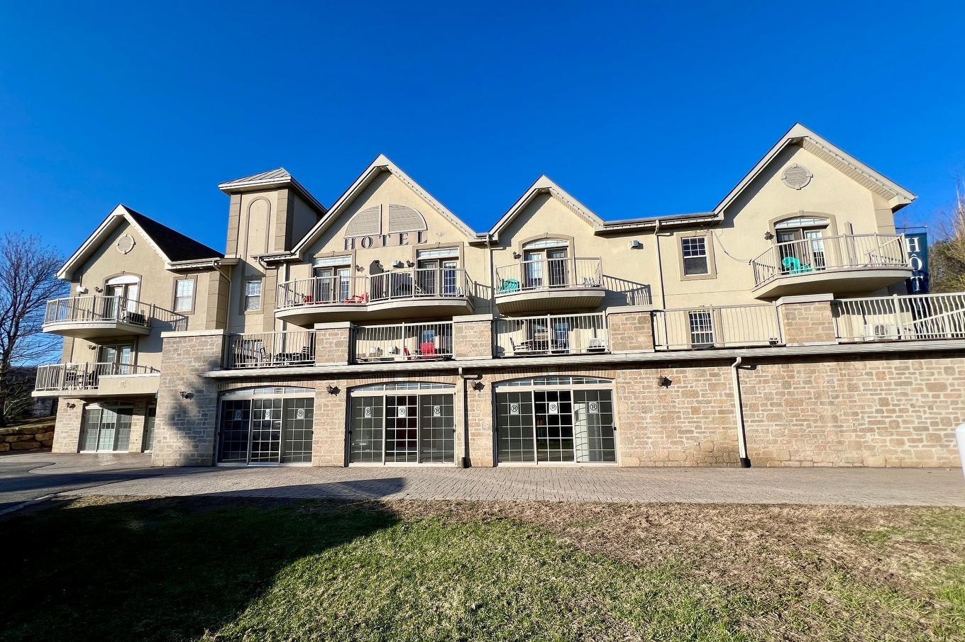 Façade - 206-500 Ch. Des Frênes, Piedmont, QC - Outdoor