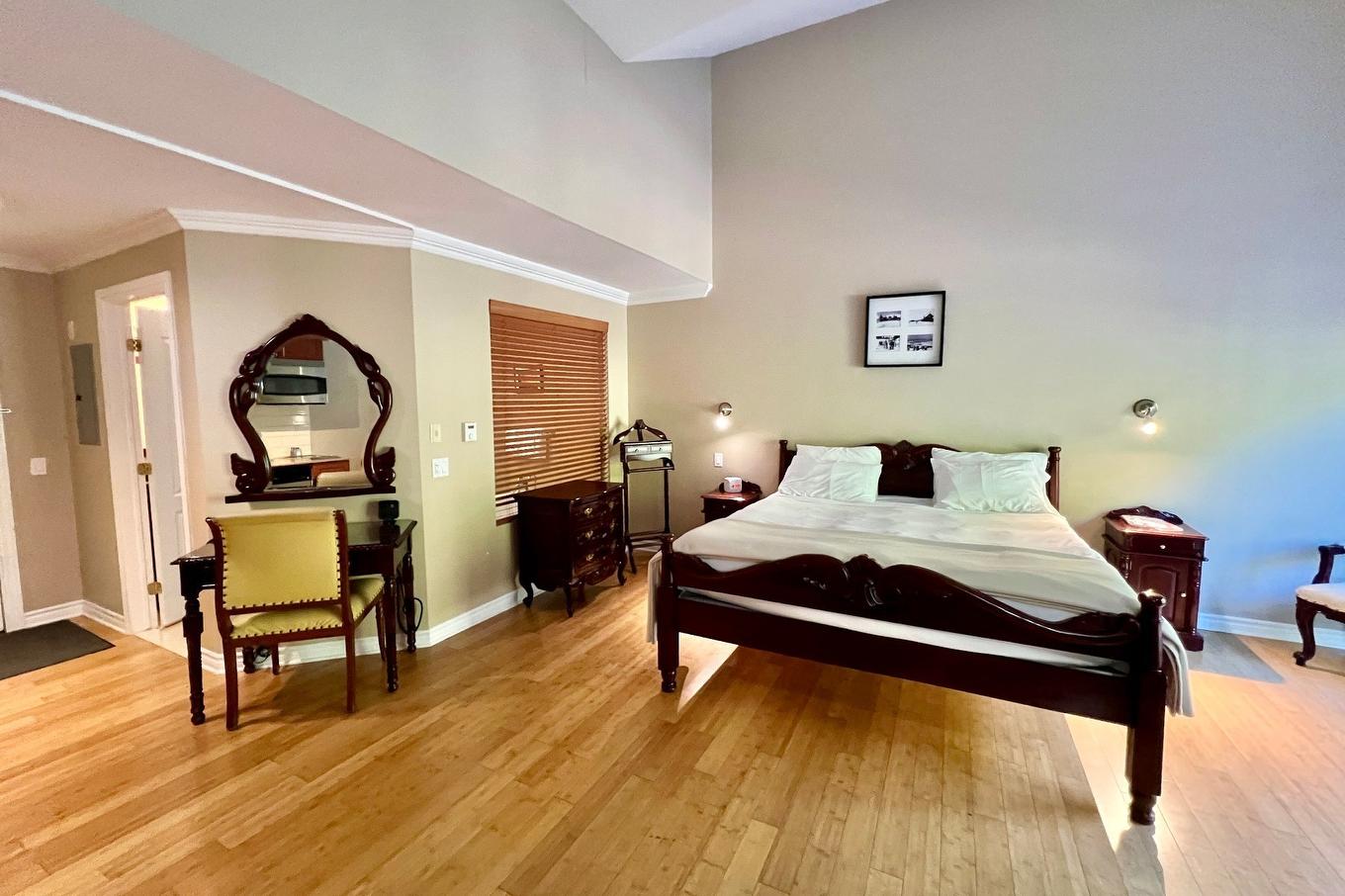 Vue d'ensemble - 206-500 Ch. Des Frênes, Piedmont, QC - Indoor Photo Showing Bedroom