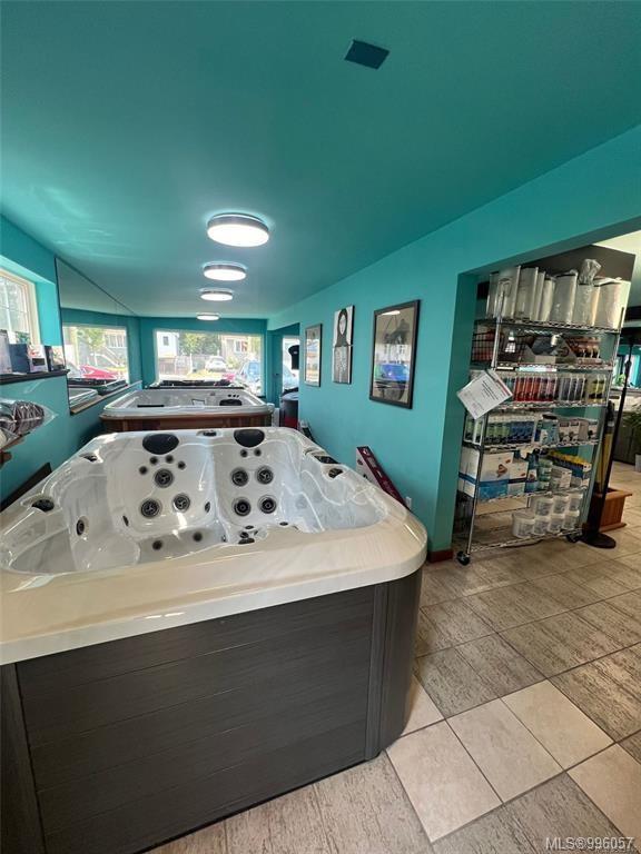 3185 Quadra St, Victoria, BC