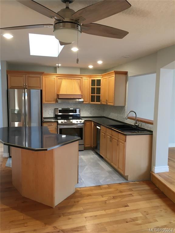 3185 Quadra St, Victoria, BC