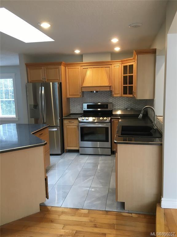 3185 Quadra St, Victoria, BC