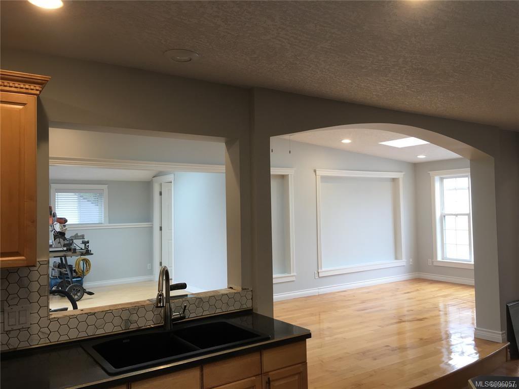 3185 Quadra St, Victoria, BC