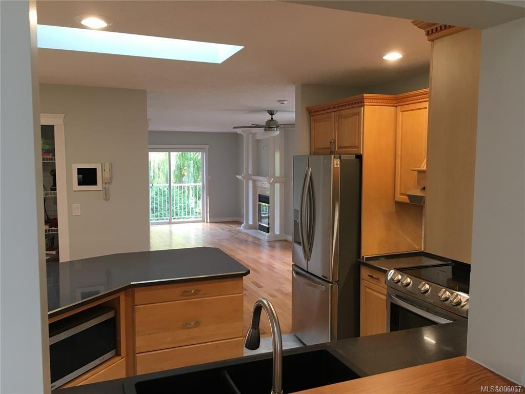 3185 Quadra St, Victoria, BC