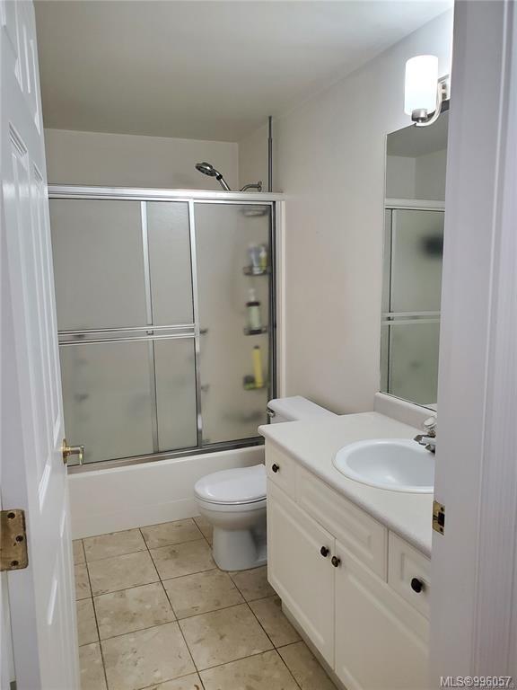 3185 Quadra St, Victoria, BC