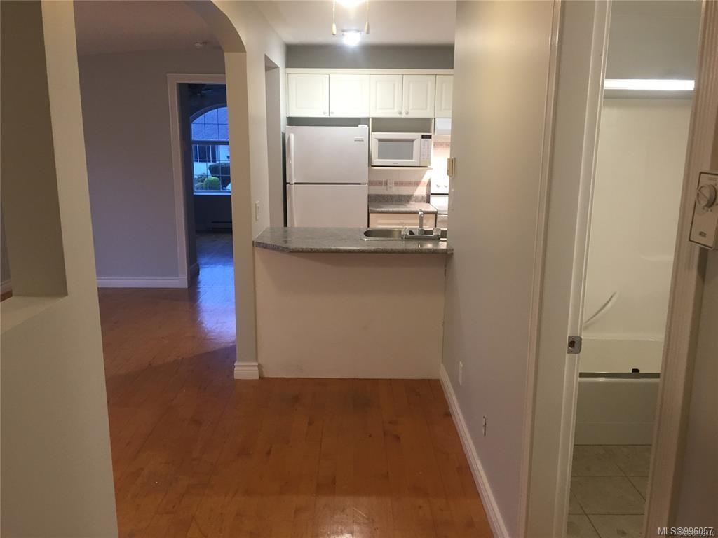 3185 Quadra St, Victoria, BC