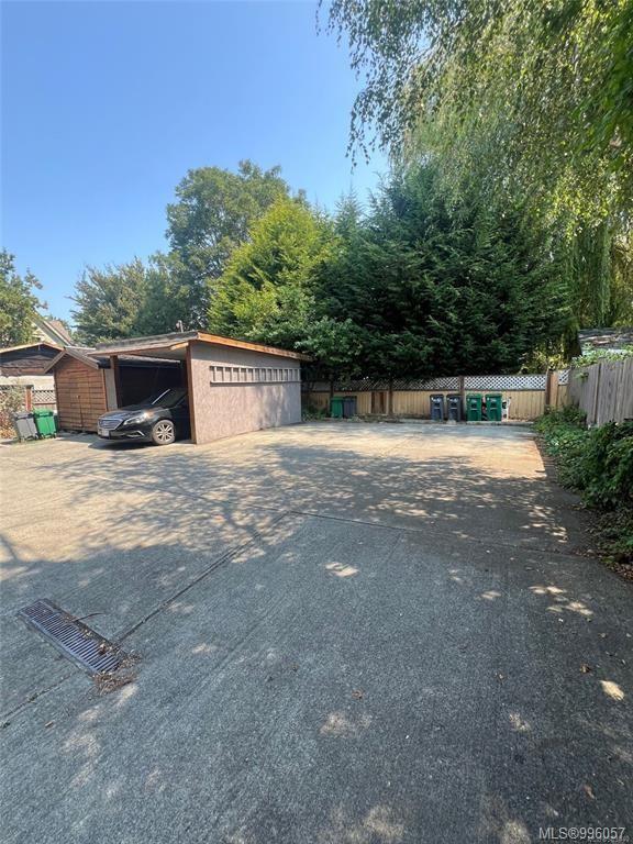 3185 Quadra St, Victoria, BC