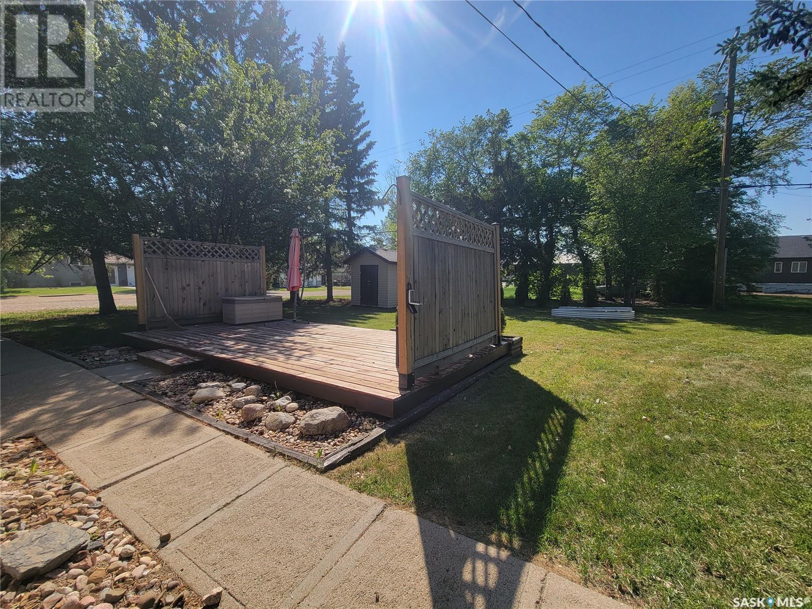 16 4Th Avenue E, Neilburg, SK - Outdoor