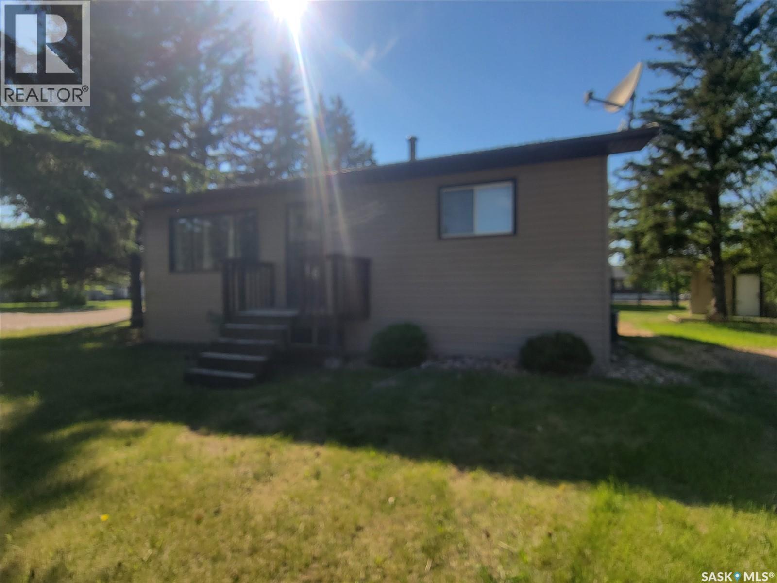 16 4Th Avenue E, Neilburg, SK - Outdoor