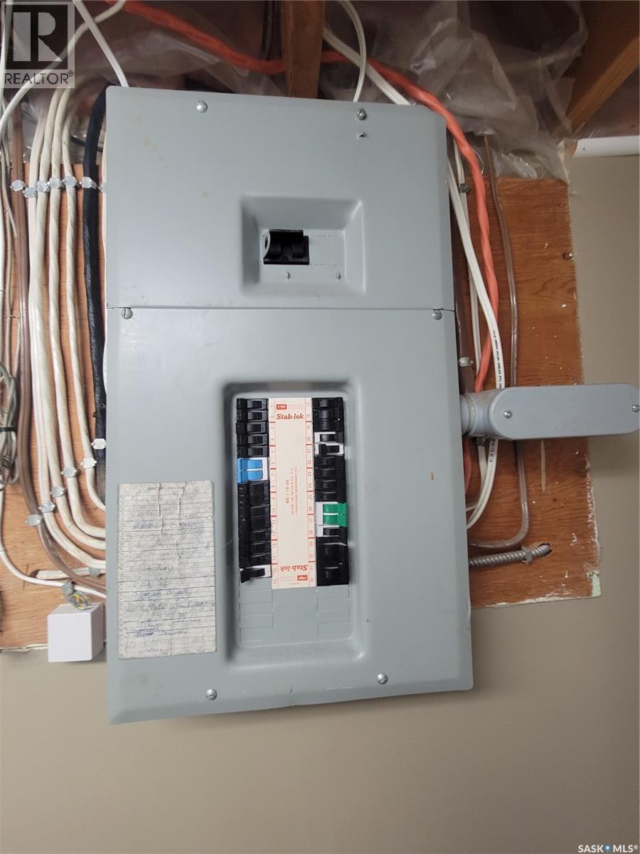 16 4Th Avenue E, Neilburg, SK - Indoor Photo Showing Basement