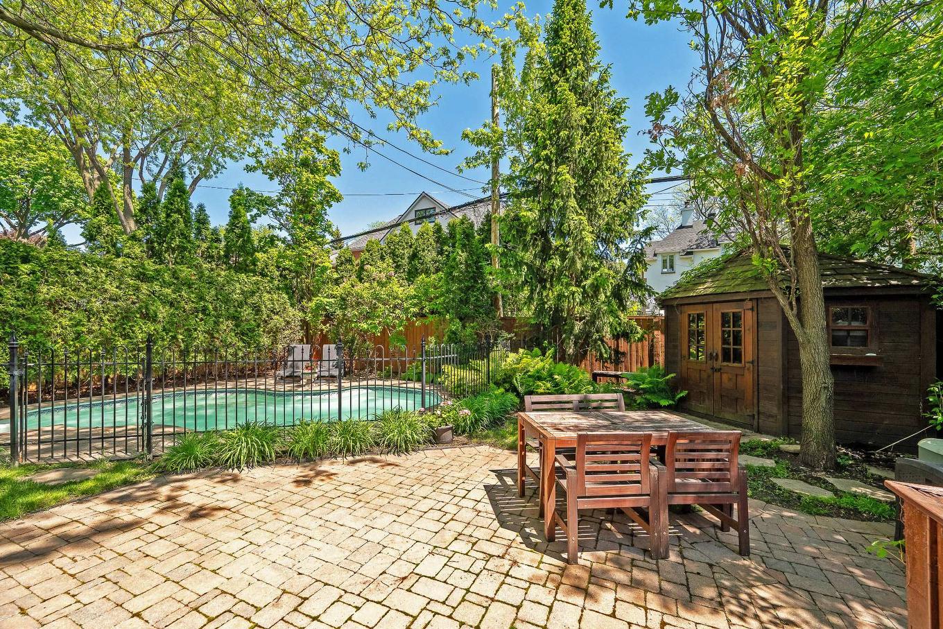 Backyard - 58 Av. Beverley, Mont-Royal, QC - Outdoor With In Ground Pool With Deck Patio Veranda