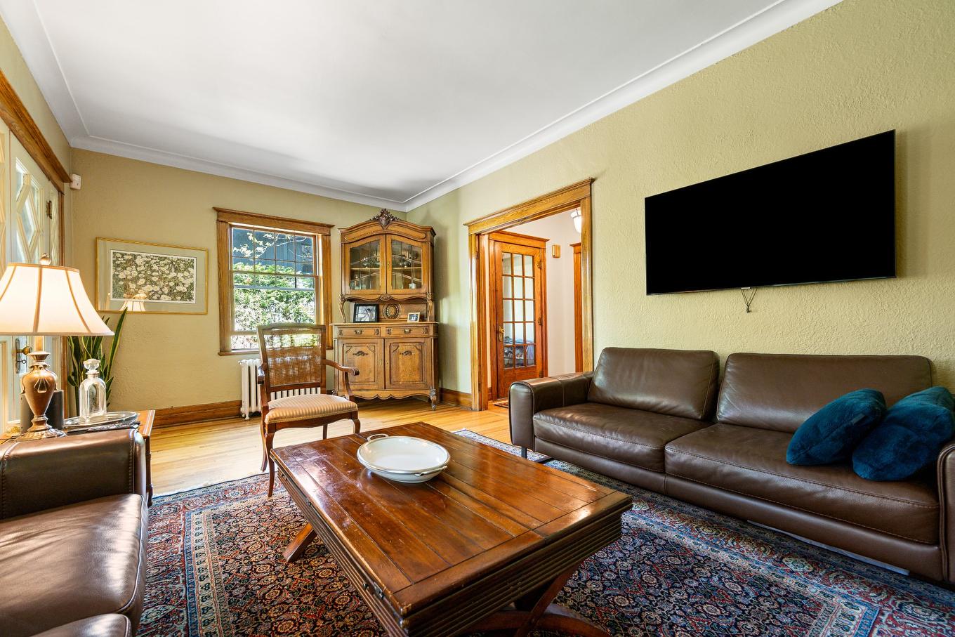 Living room - 58 Av. Beverley, Mont-Royal, QC - Indoor Photo Showing Living Room