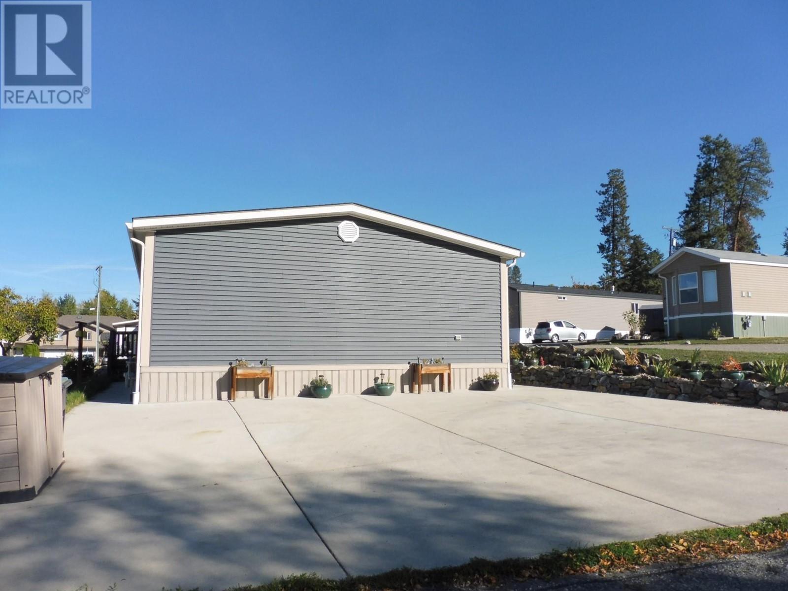 Lots of parking on your lot! - 1600 43 Avenue Unit# 25, Vernon, BC