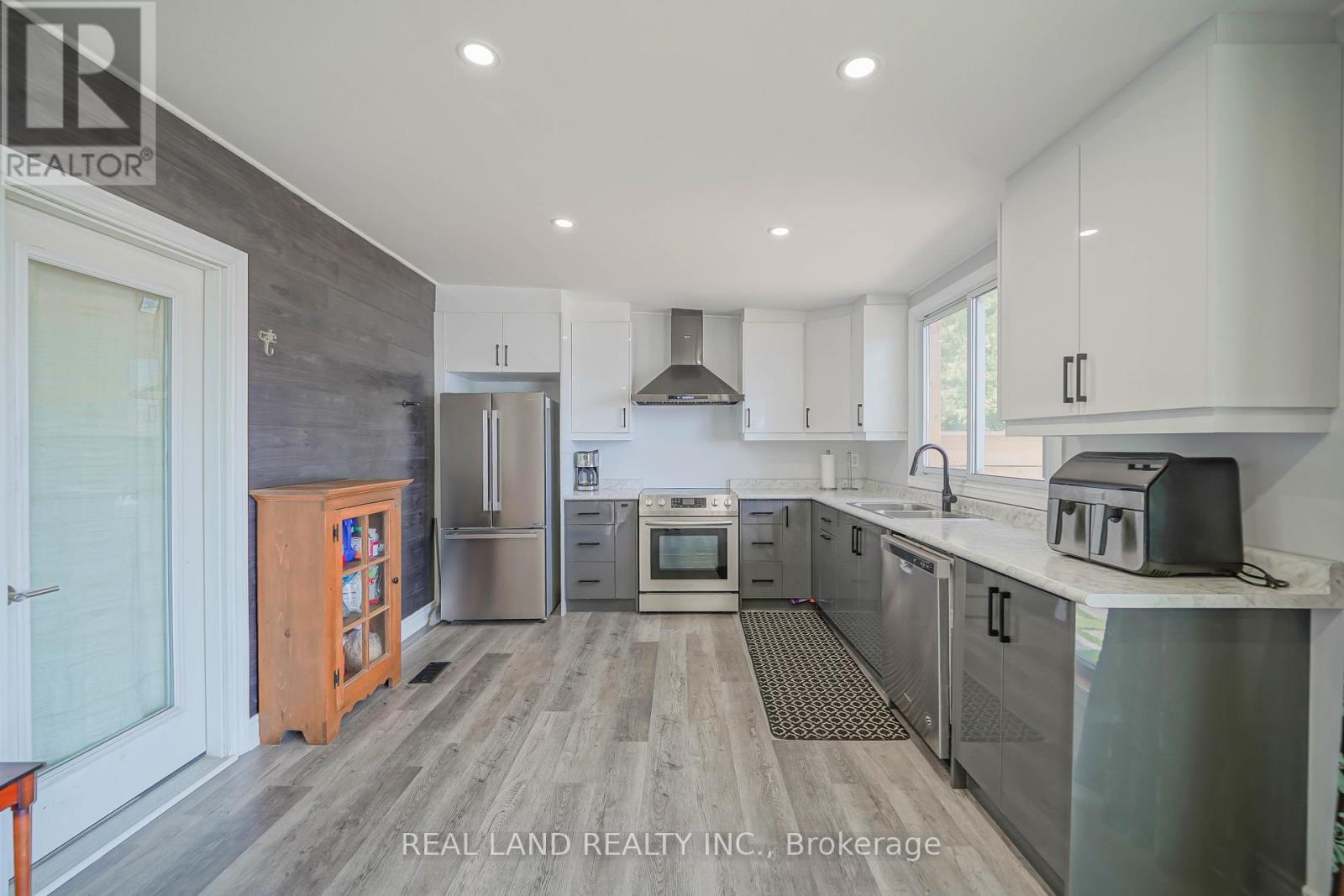 84 Parker Dr, Roseneath, Alnwick/Haldimand, ON - Indoor Photo Showing Kitchen
