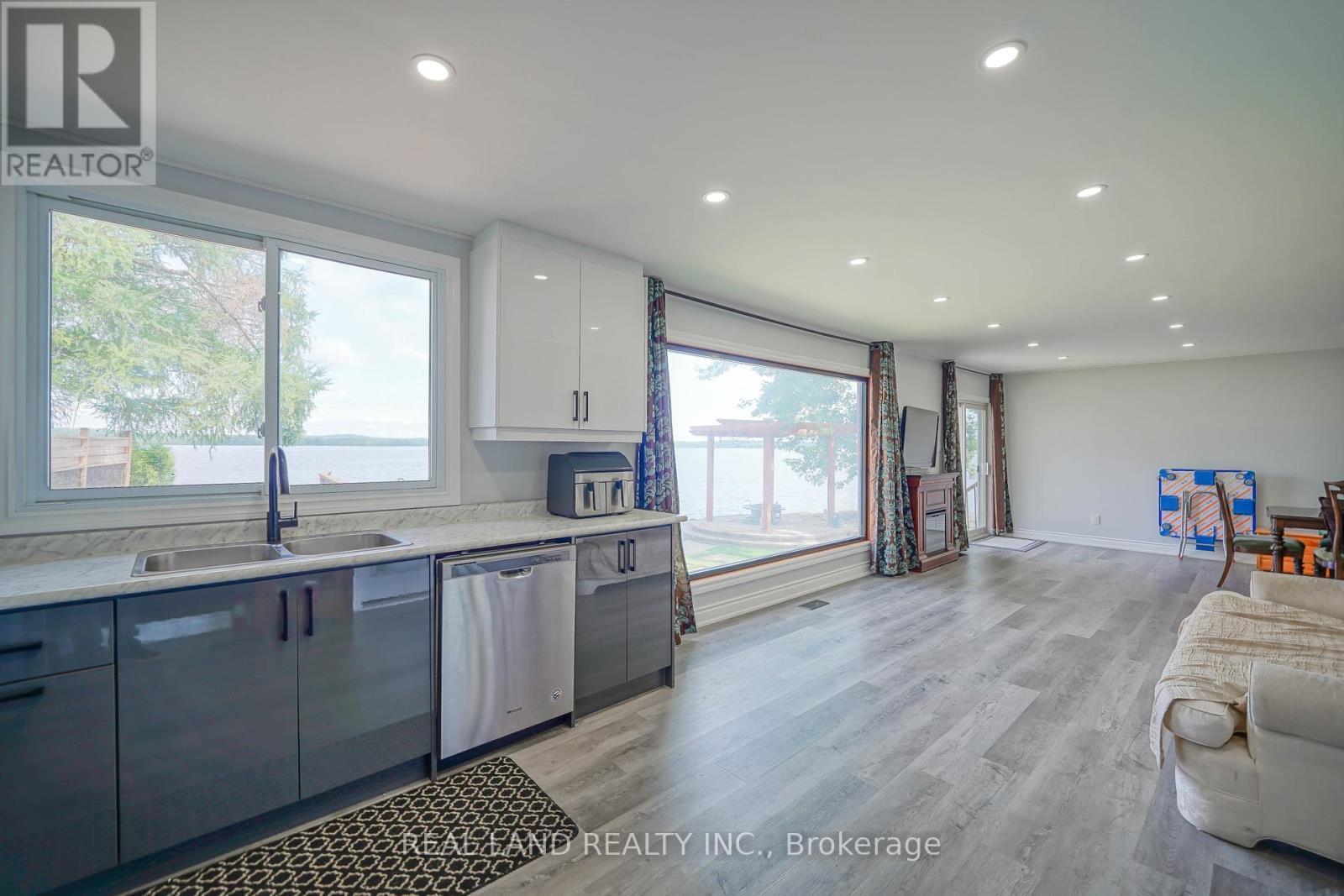 84 Parker Dr, Roseneath, Alnwick/Haldimand, ON - Indoor Photo Showing Kitchen