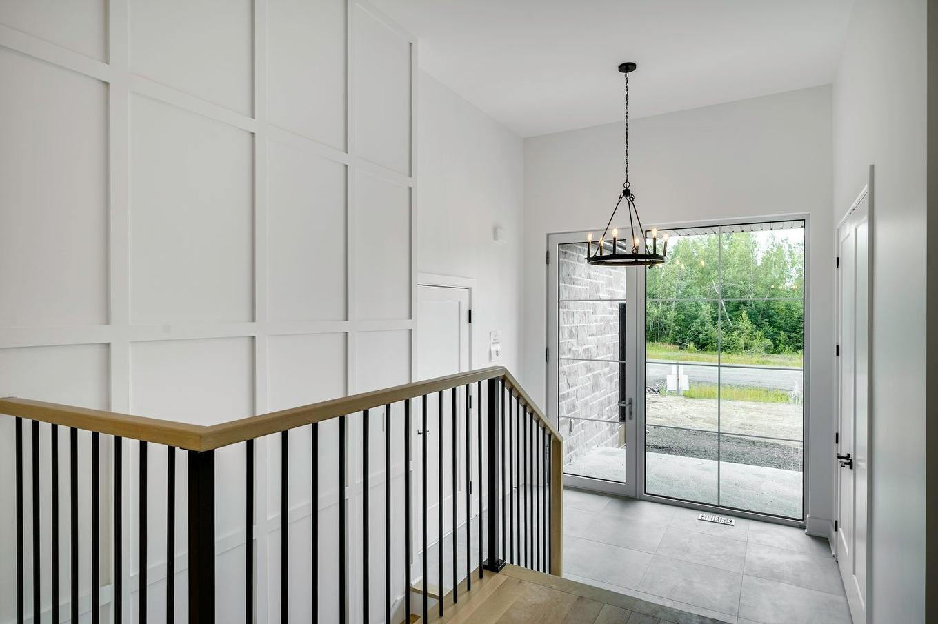 Hall d'entrée/Vestibule - 320 Rue Du Bassin, Saint-Jérôme, QC - Indoor Photo Showing Other Room