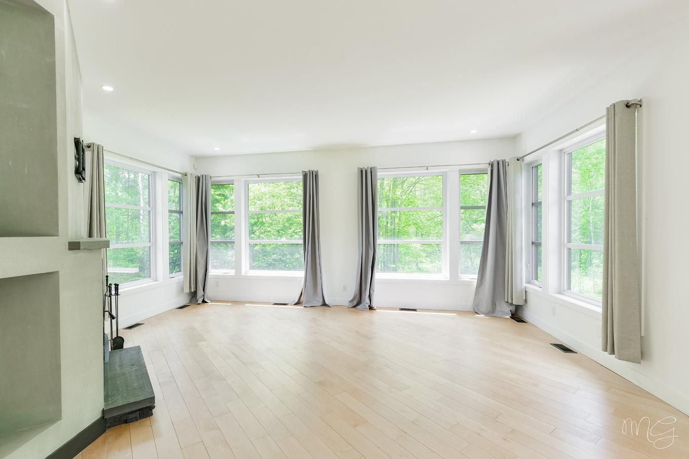 Living room - 1531 Ch. David, Prévost, QC - Indoor Photo Showing Other Room