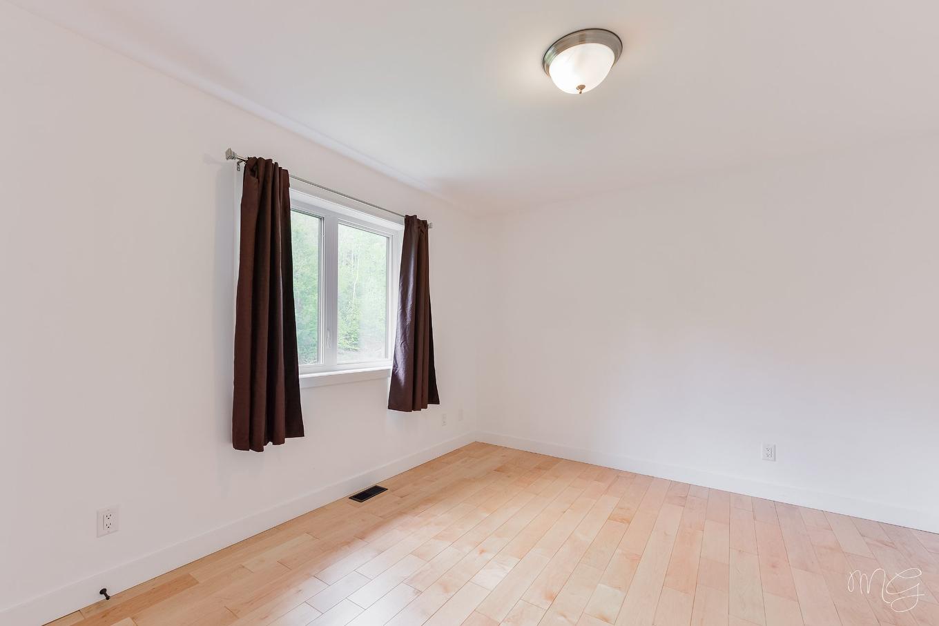 Bedroom - 1531 Ch. David, Prévost, QC - Indoor Photo Showing Other Room