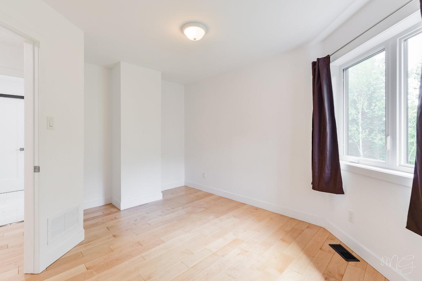 Bedroom - 1531 Ch. David, Prévost, QC - Indoor Photo Showing Other Room