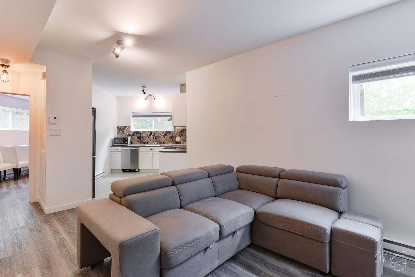 Living room - 1531 Ch. David, Prévost, QC - Indoor Photo Showing Living Room