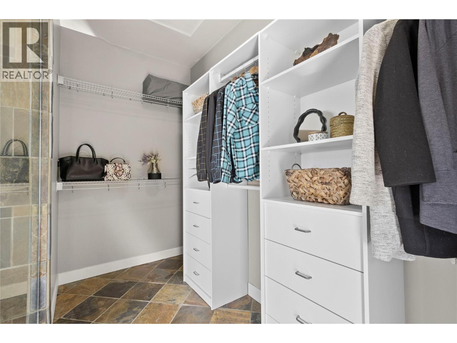 3240 Roncastle Road, Blind Bay, BC - Indoor