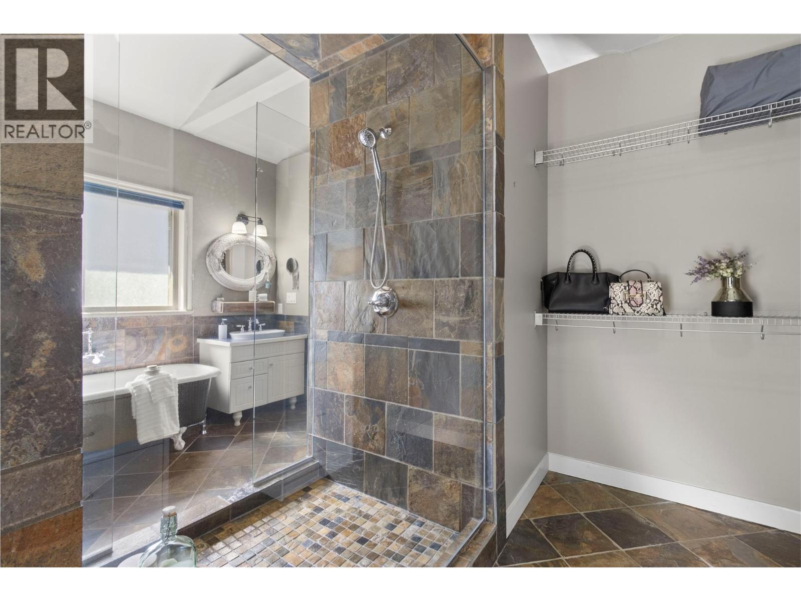 3240 Roncastle Road, Blind Bay, BC - Indoor Photo Showing Bathroom