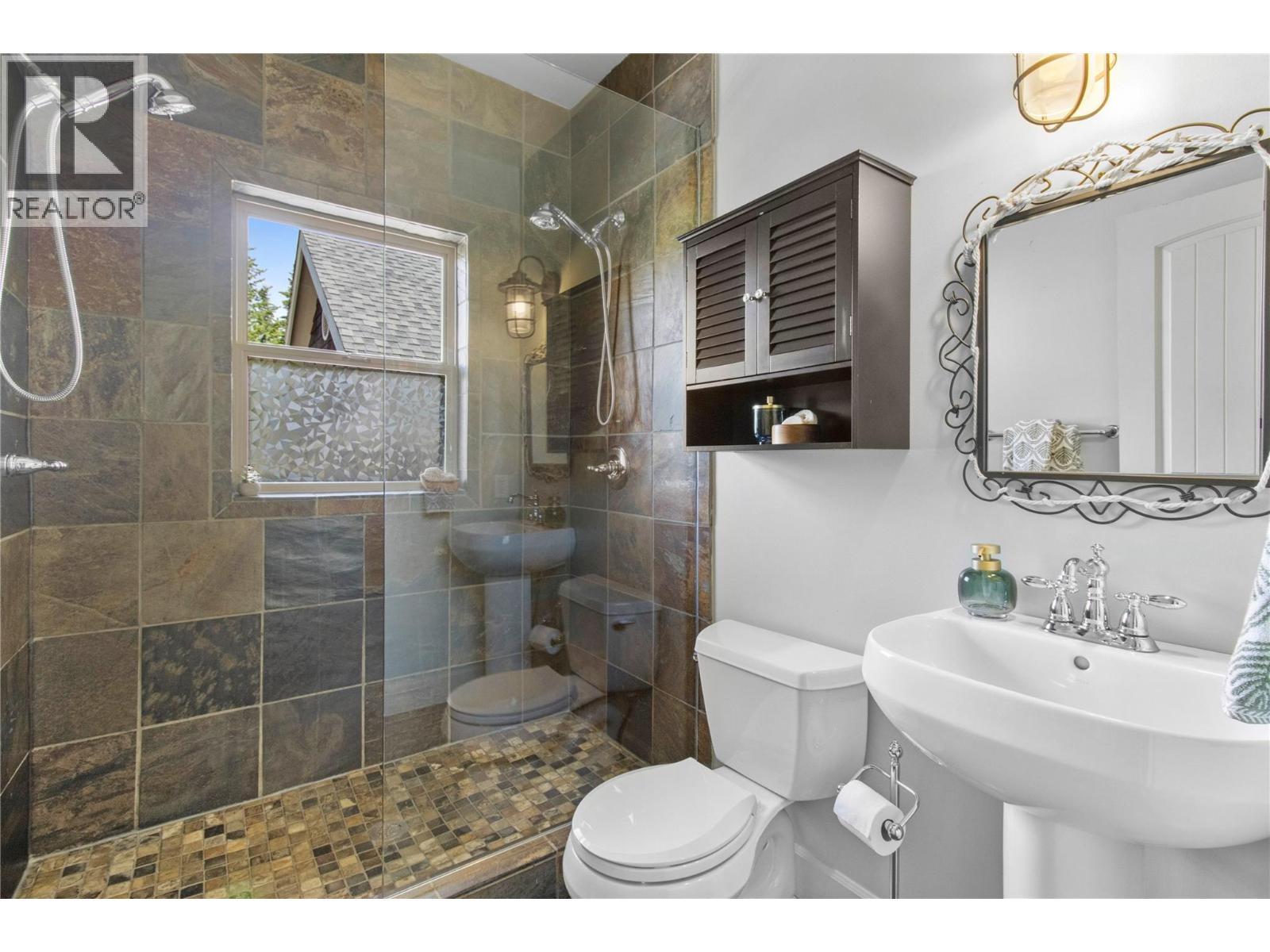 3240 Roncastle Road, Blind Bay, BC - Indoor Photo Showing Bathroom