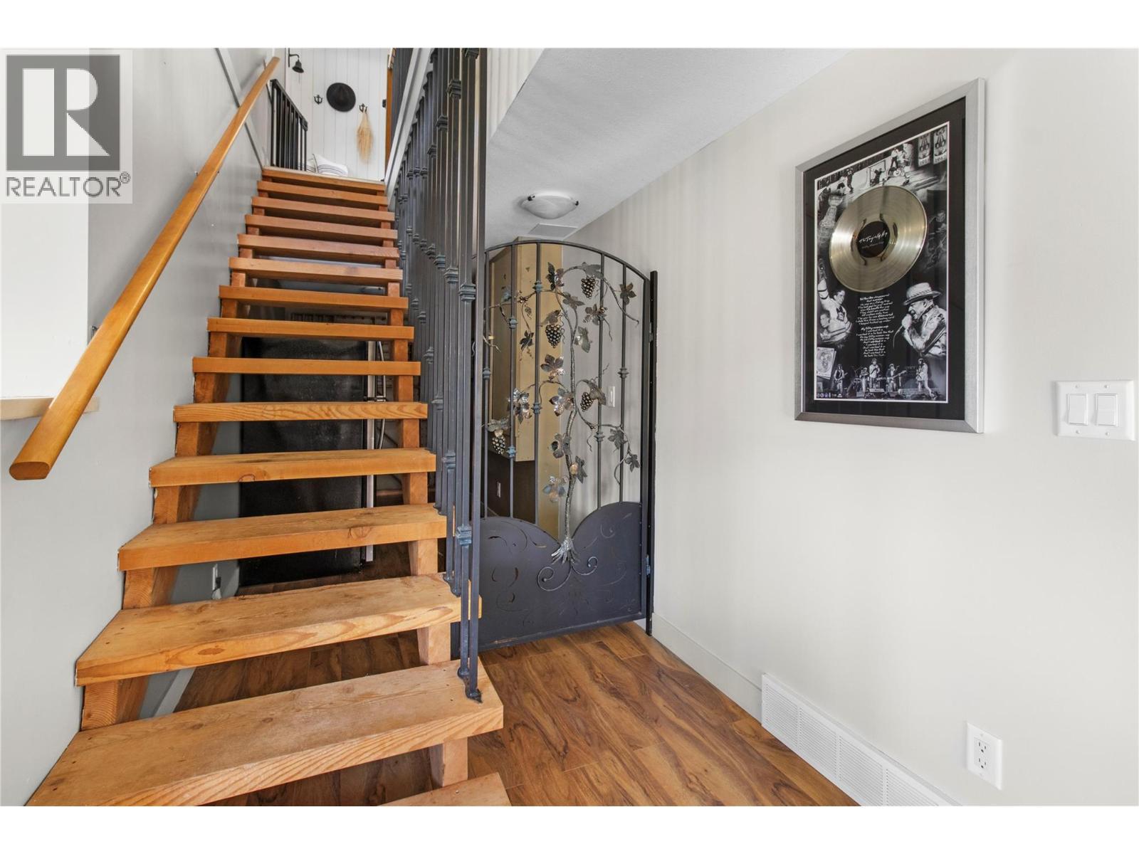 3240 Roncastle Road, Blind Bay, BC - Indoor Photo Showing Other Room