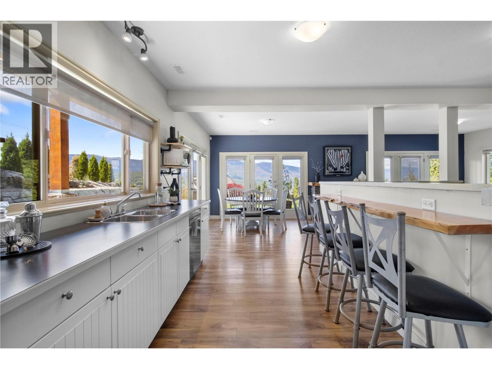 3240 Roncastle Road, Blind Bay, BC - Indoor